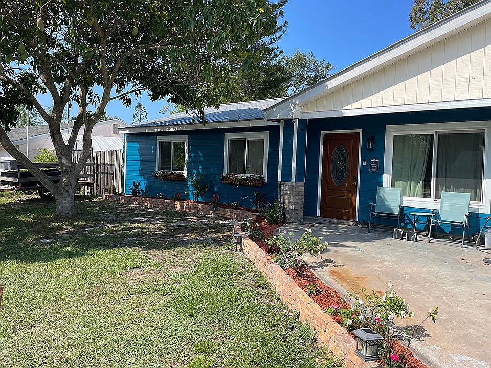 2nd image of 2033 SE Talwood Ln