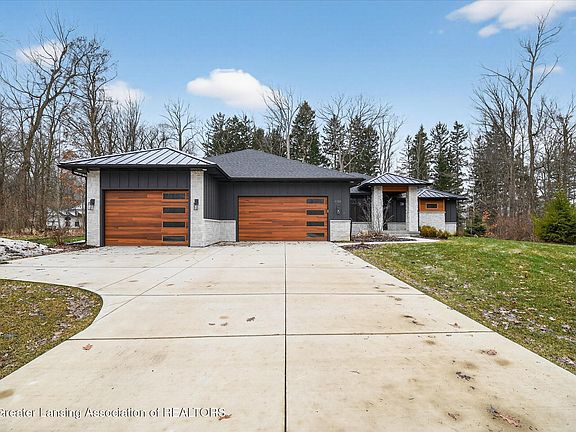 3rd image of 4339 River Glen Dr