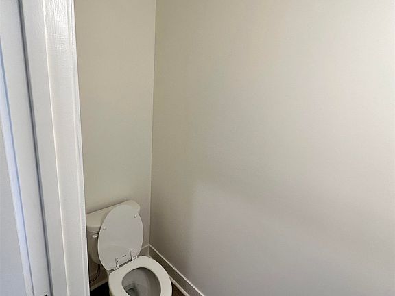 5th image of 5863 Greystone Dr