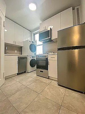 1st image of 18 N Moore St APT 5R