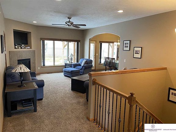 3rd image of 11546 Lakeview Dr