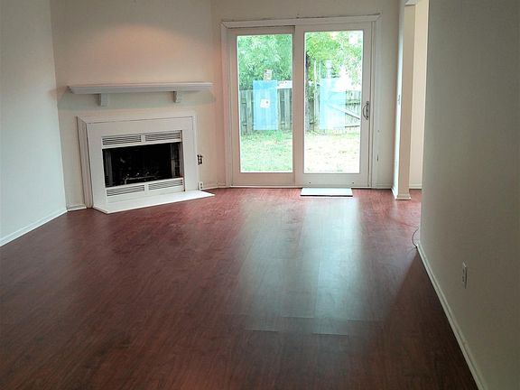 3rd image of 11 Saffron Dr