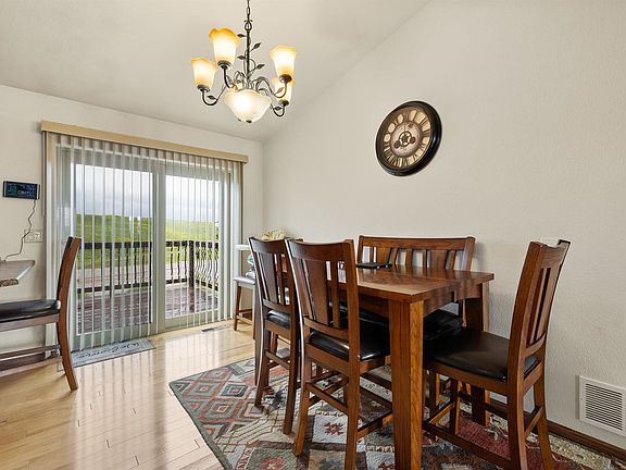 5th image of 251 Juniper Dr
