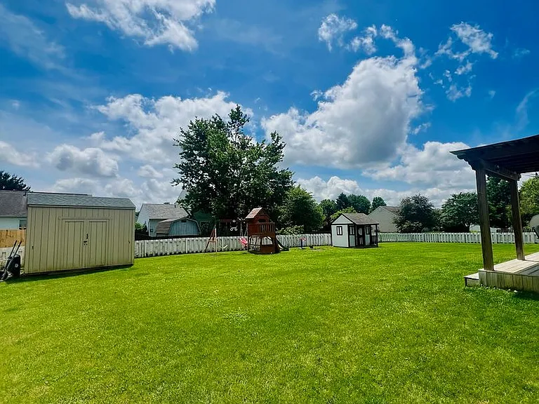 2737 Barnhill Ct — Photo 11