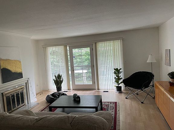 5th image of 4243 W Bancroft St APT 205