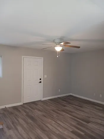 1131 Emory St — Photo 9