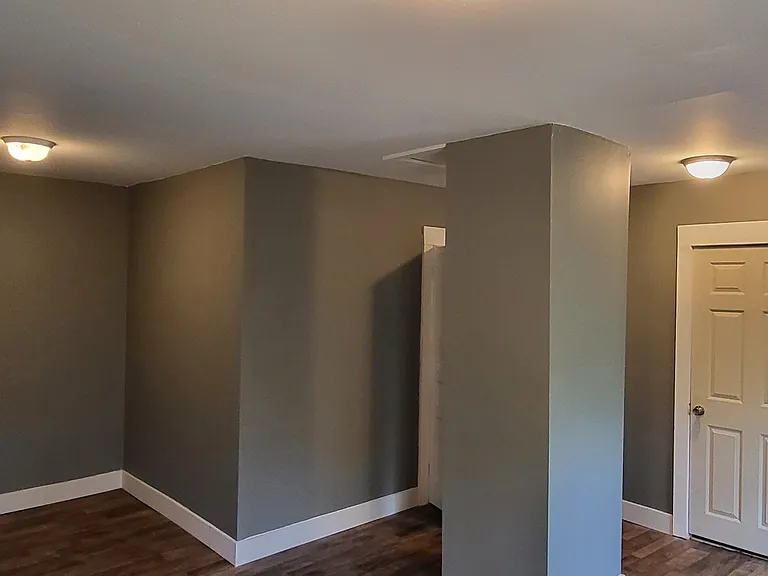 301 W Franklin St — Photo 4