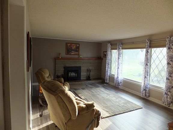 3rd image of 201 Windy Hills Dr