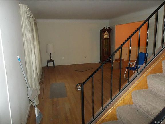 3rd image of 11251 Canterbury Dr
