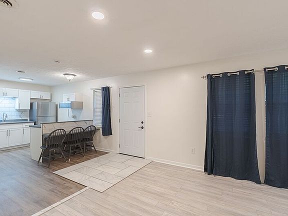 2nd image of 122 Timber Dr