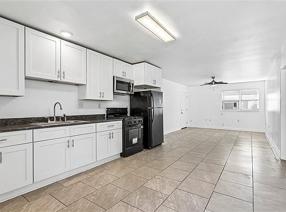 3rd image of 4516 Park Dr S