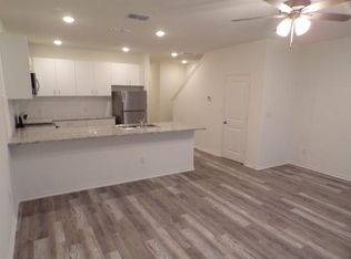 709 S 5th St UNIT 3, Bonham, TX 75418