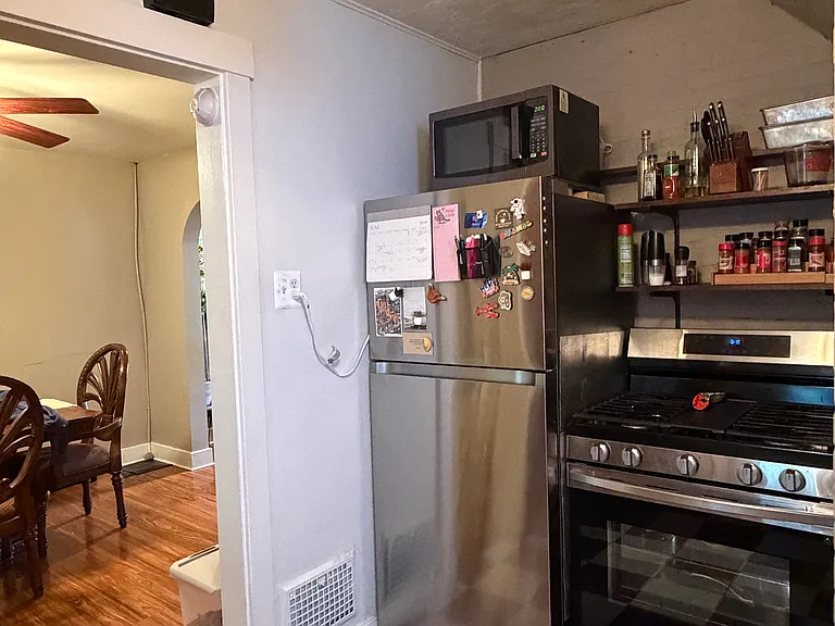 2424 Starkamp St — Photo 8