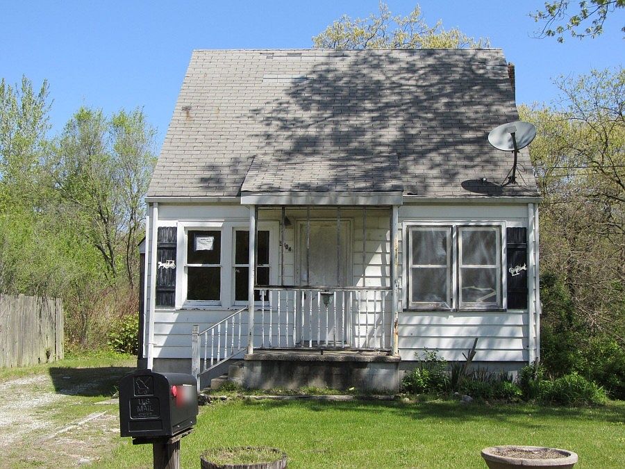 1st image of 3304 E 34th Ave