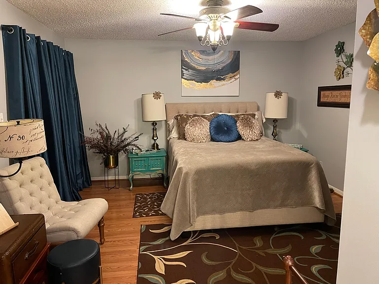 905 Gables Dr — Photo 5