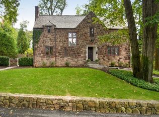 11 Oak Knoll Rd, Summit, NJ 07901