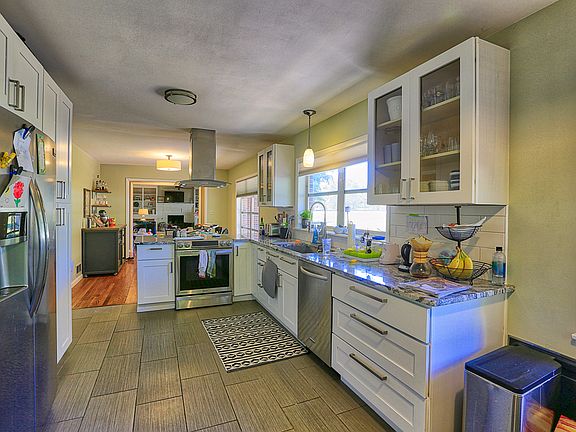 New kitchen!  very chic!