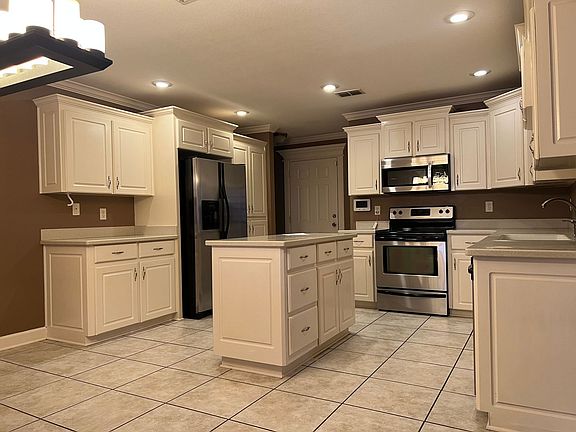 5th image of 74 Lakeland Dr