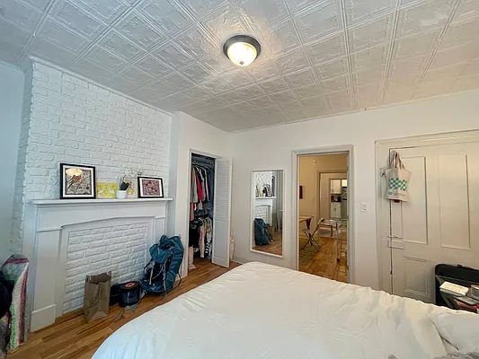 Rented by Compass | media 12