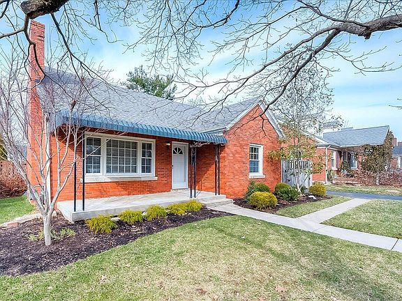 3rd image of 217 Boiling Springs Dr