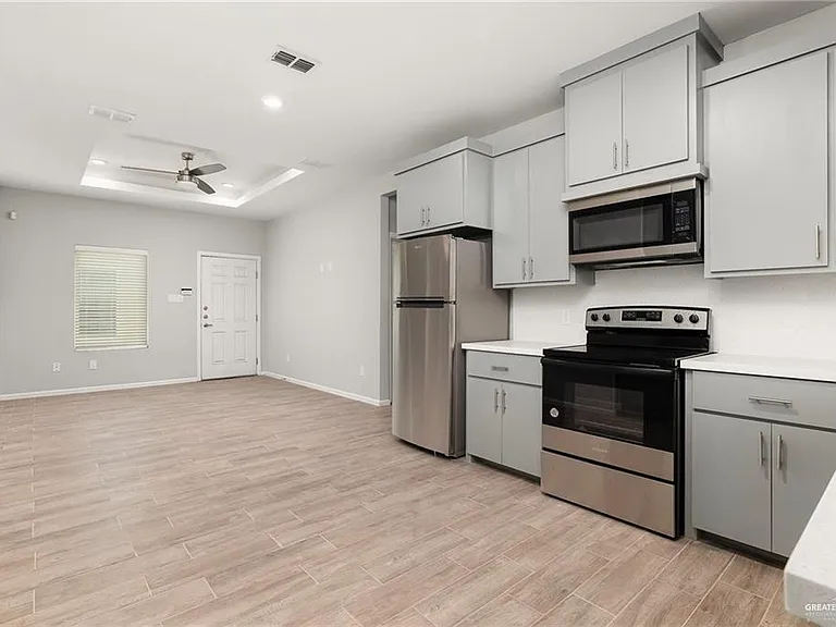 1601 W Hyatt Ave #18 — Photo 12