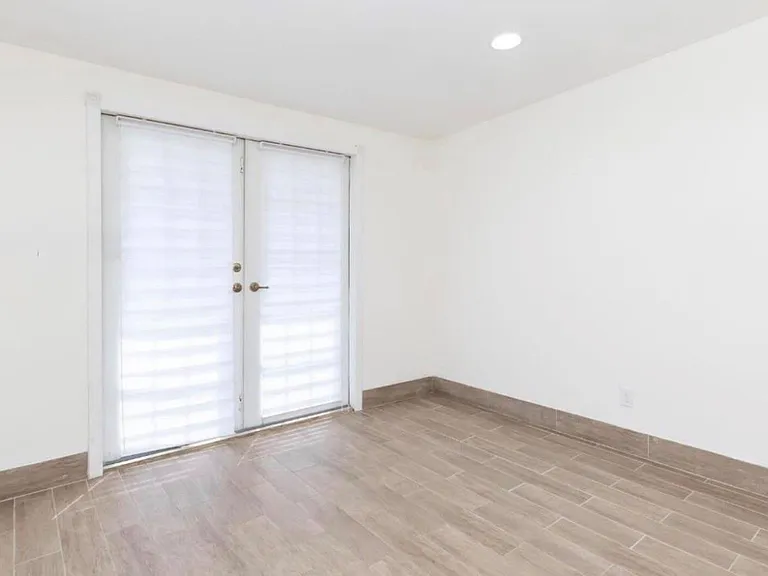 1398 SW 47th Ter — Photo 10