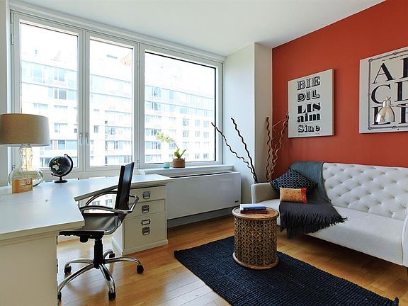4th image of 415 Main St APT 12G