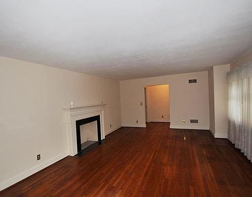 2nd image of 5520 Camelot Dr