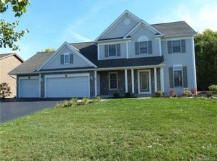 84 Wakecliffe Dr, Rochester, NY 14616