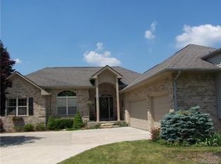 1878 Pug Rd, Saint Clair, MI 48079