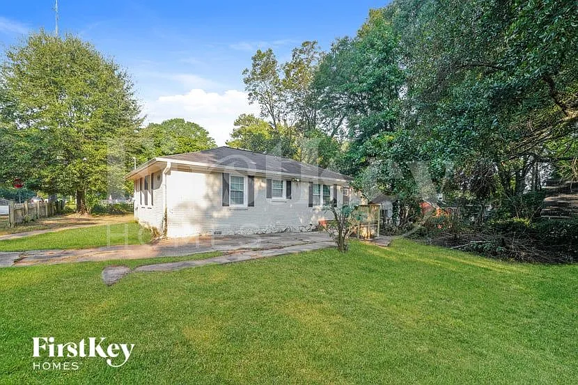 3 bed, 2.0 bath, 1407 sqft, $2,295 — Photo 1