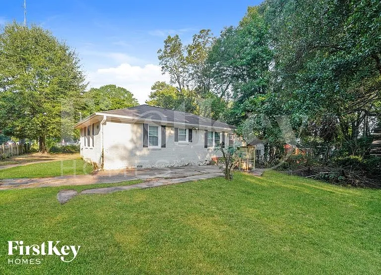2690 Joyce Ave — Photo 1