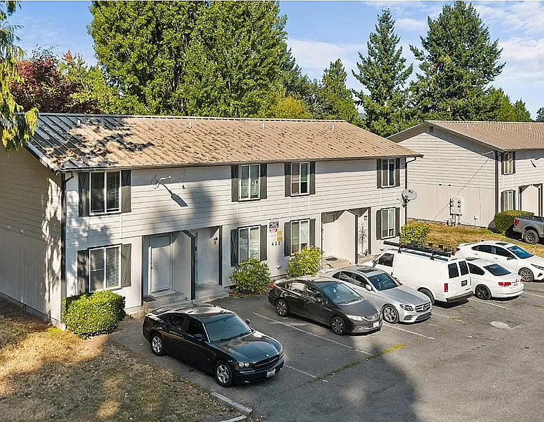 2 bed, 1.5 bath, 1100 sqft, $1,850 — Photo 2