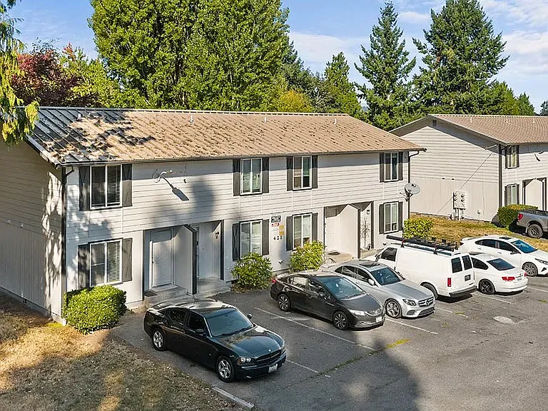 421 37th St SE #3 — Photo 11
