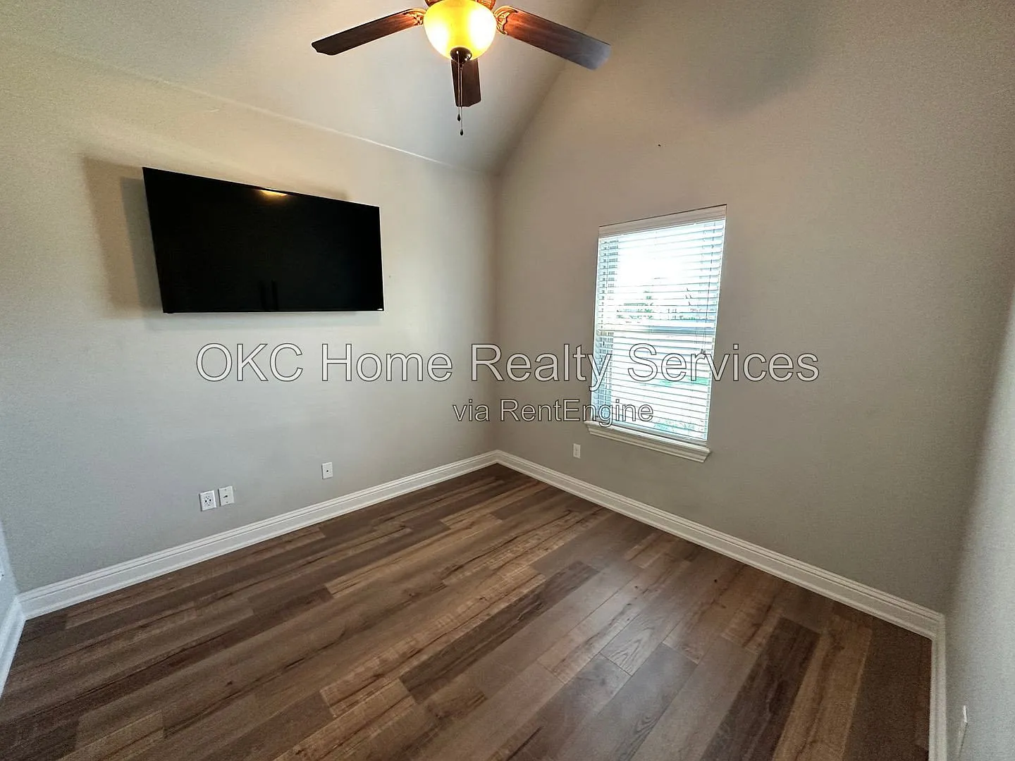 5 bed, 4.0 bath, 2870 sqft, $4,000 — Photo 3