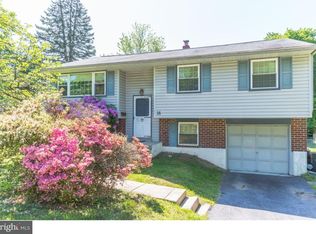 14 Williams Dr, Aston, PA 19014