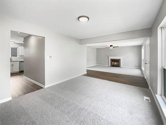 3rd image of 15479 Jost Main St