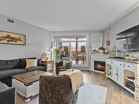 2nd image of 1088 Sunset Dr #331
