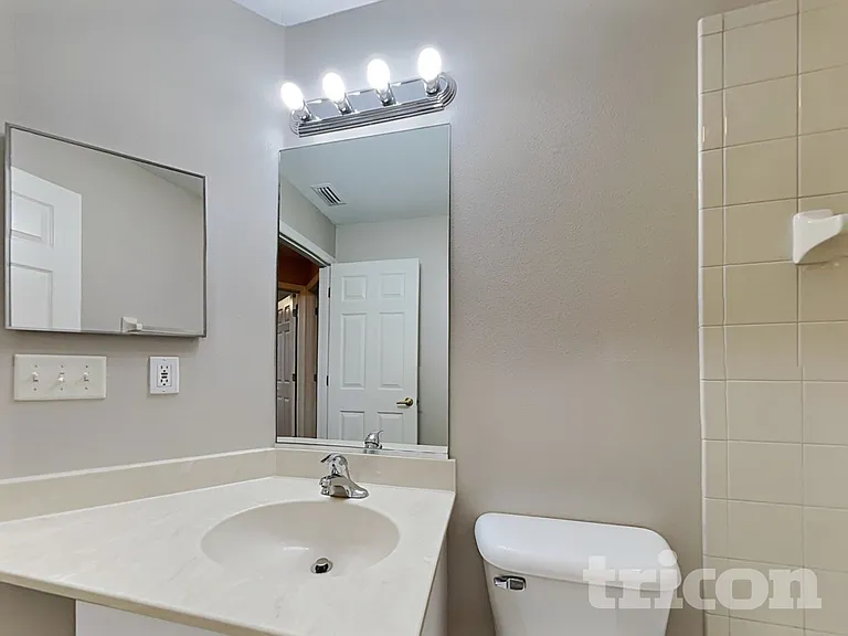 3124 58th Ter E — Photo 13