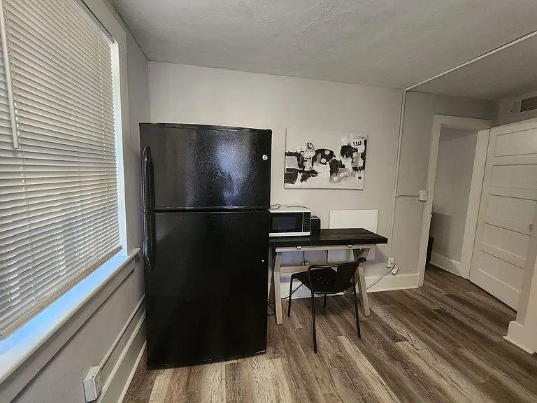 917 Oakview Ave — Photo 45