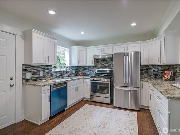 5th image of 8630 44th Avenue S