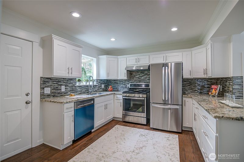 5th image of 8630 44th Avenue S