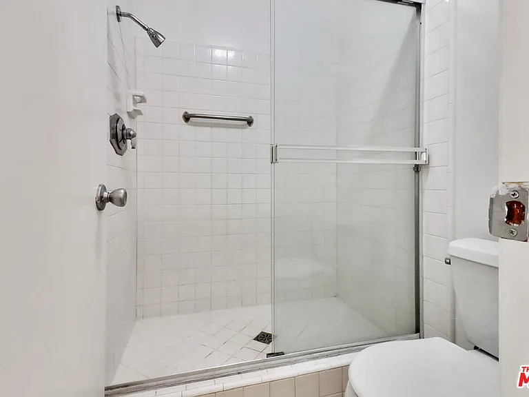 10980 Ohio Ave #101 — Photo 14