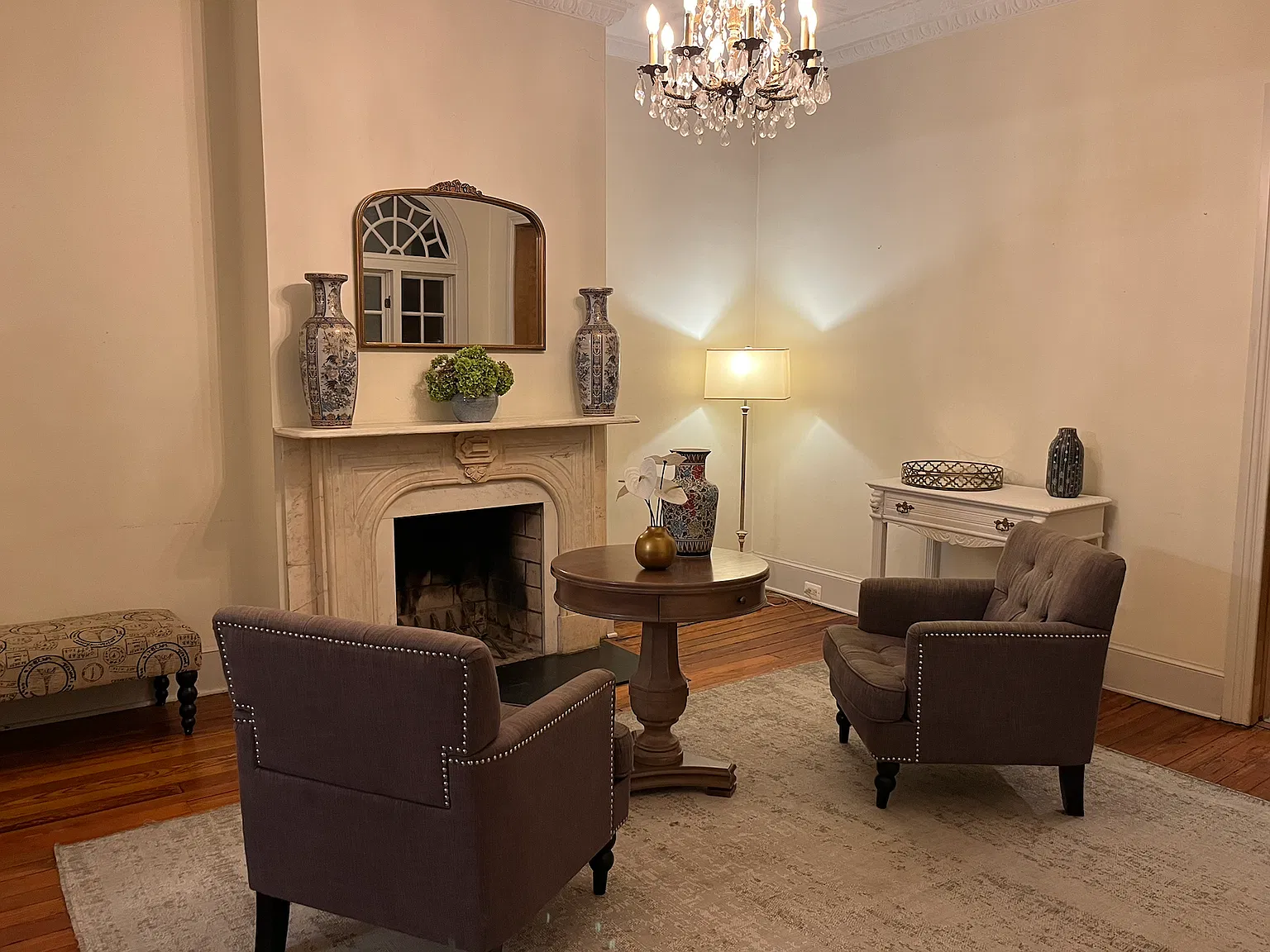 3 bed, 3.5 bath, 1883 sqft, $7,950 — Photo 2