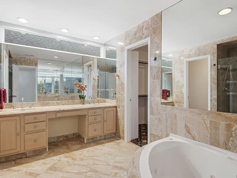 2810 Lake View Dr — Photo 24