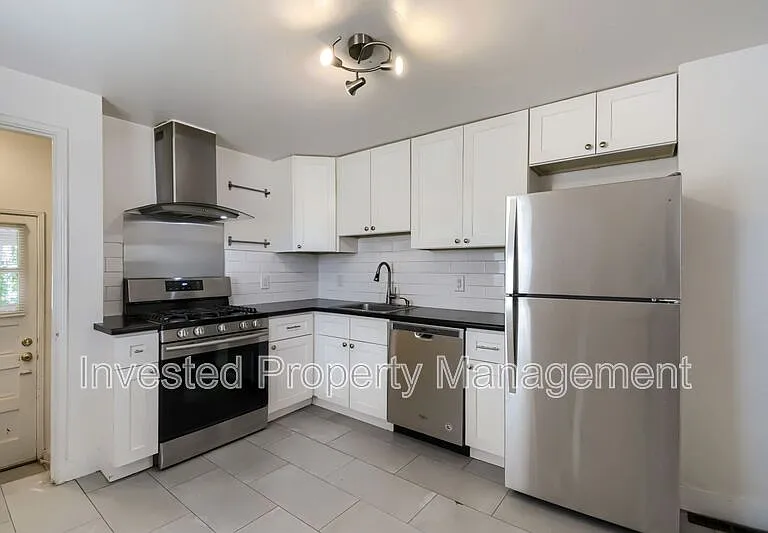 785 Elm St — Photo 7