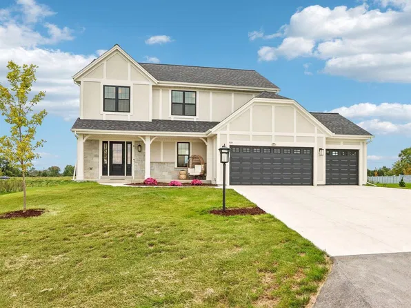 614 Twin Creeks DRIVE, Dousman, WI 53118