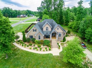 61 Windwood Dr, Fayetteville, TN 37334