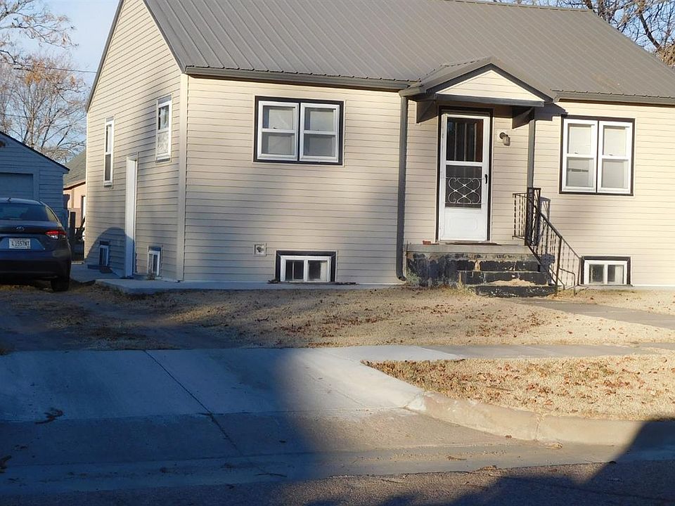 1st image of 423 Smokyhill Ave
