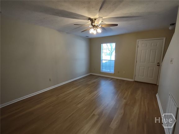 4th image of 282 Greenwich Dr #17